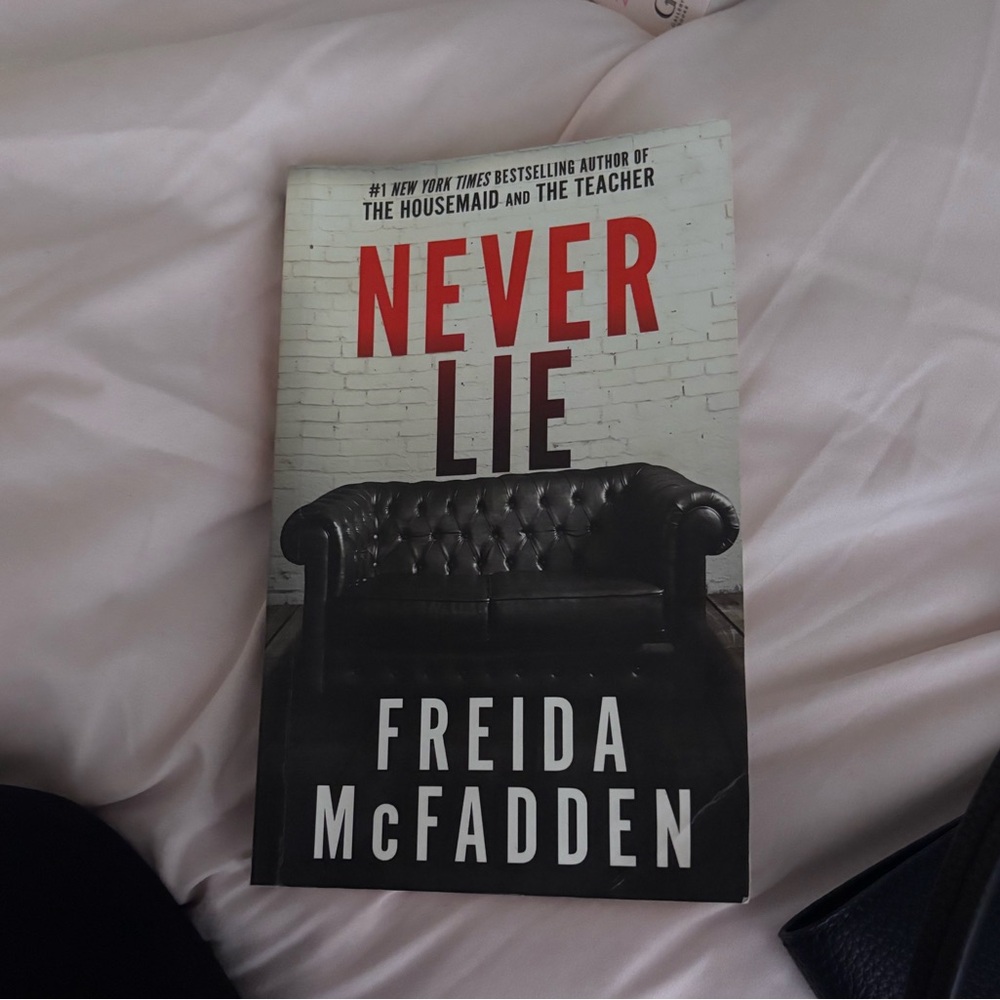 Never Lie by Freida McFadden Book